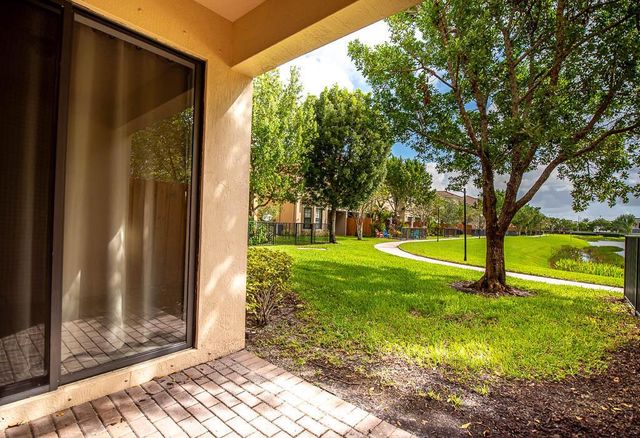10283 Wellington Parc Drive, Wellington, FL 33449