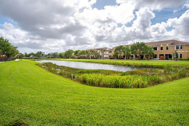10283 Wellington Parc Drive, Wellington, FL 33449