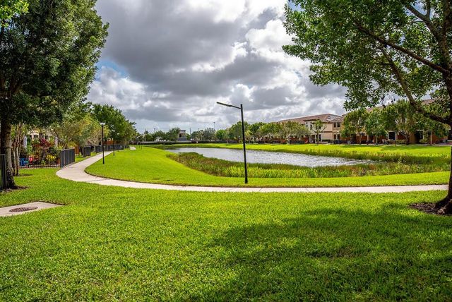 10283 Wellington Parc Drive, Wellington, FL 33449