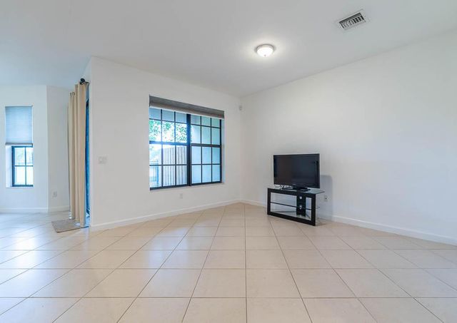 10283 Wellington Parc Drive, Wellington, FL 33449