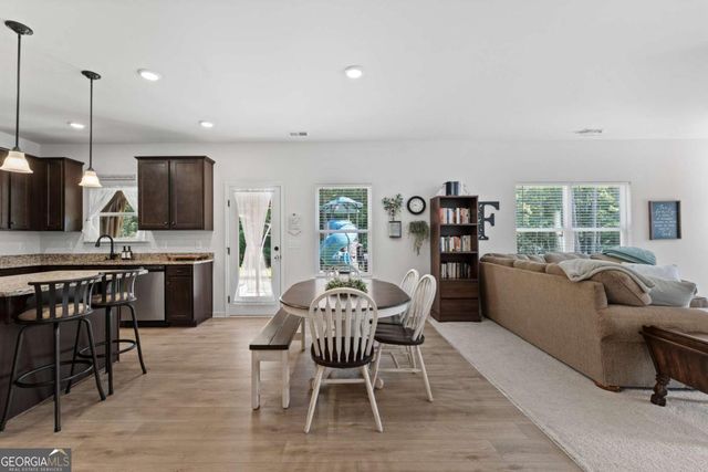 27 Whistling Oaks Drive NE, Rome, GA 30165