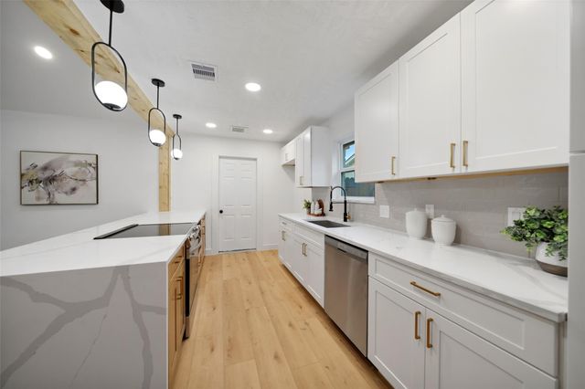 6234 Autumn Arbor Drive, Houston, TX 77092