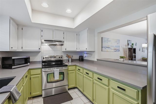 8314 CIVIC ROAD, Tampa, FL 33615