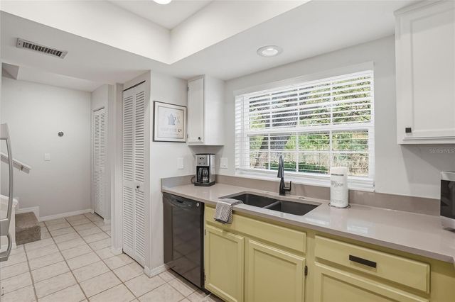 8314 CIVIC ROAD, Tampa, FL 33615