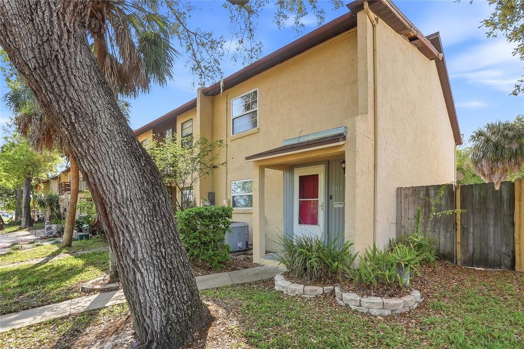 8314 CIVIC ROAD, Tampa, FL 33615
