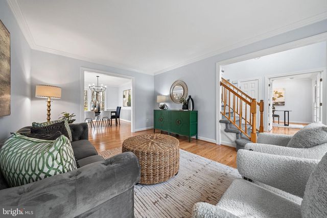 8648 CHASE GLEN CIR, Fairfax Station, VA 22039