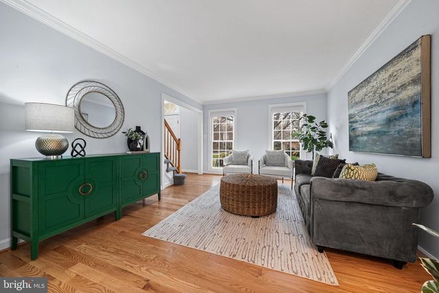 8648 CHASE GLEN CIR, Fairfax Station, VA 22039