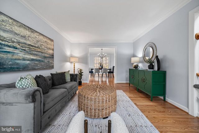 8648 CHASE GLEN CIR, Fairfax Station, VA 22039