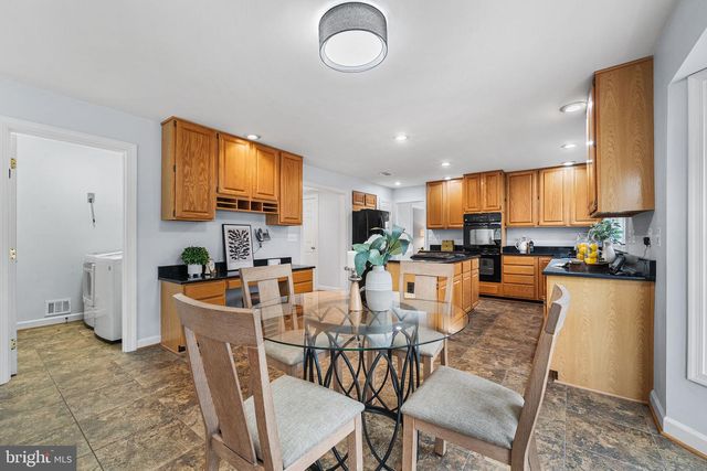 8648 CHASE GLEN CIR, Fairfax Station, VA 22039