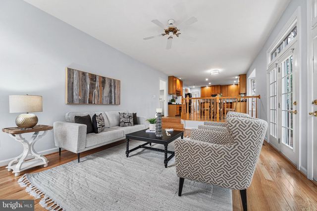 8648 CHASE GLEN CIR, Fairfax Station, VA 22039