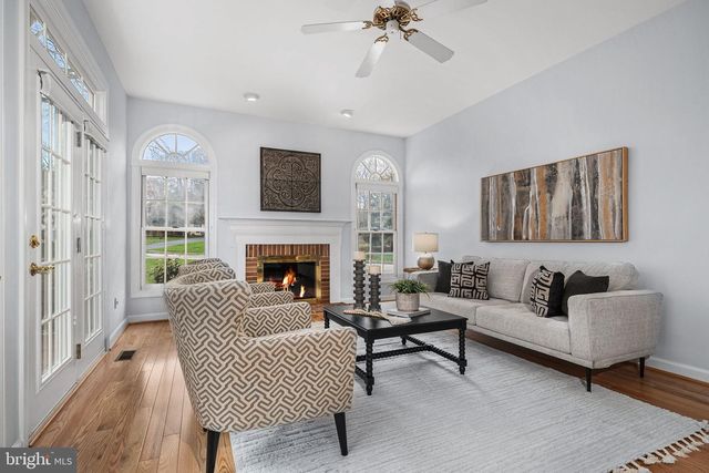 8648 CHASE GLEN CIR, Fairfax Station, VA 22039