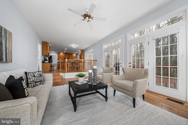 8648 CHASE GLEN CIR, Fairfax Station, VA 22039