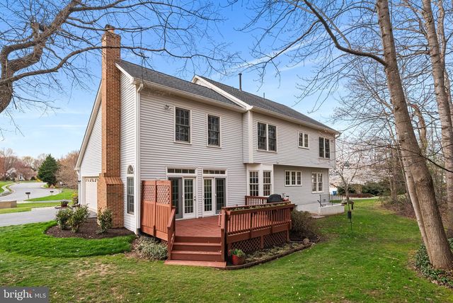 8648 CHASE GLEN CIR, Fairfax Station, VA 22039