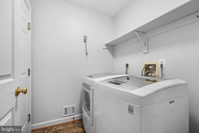 8648 CHASE GLEN CIR, Fairfax Station, VA 22039