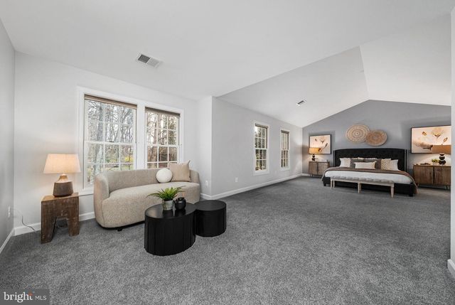 8648 CHASE GLEN CIR, Fairfax Station, VA 22039