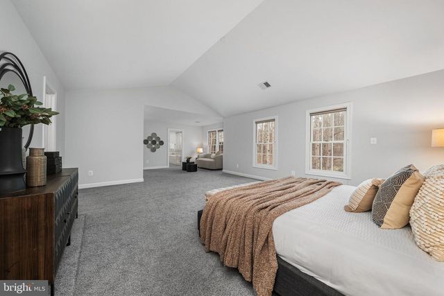 8648 CHASE GLEN CIR, Fairfax Station, VA 22039