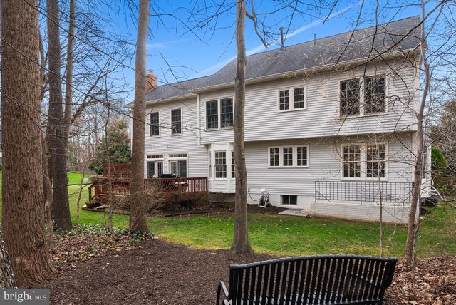 8648 CHASE GLEN CIR, Fairfax Station, VA 22039