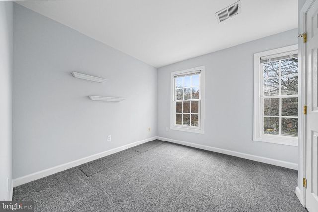 8648 CHASE GLEN CIR, Fairfax Station, VA 22039