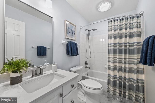 8648 CHASE GLEN CIR, Fairfax Station, VA 22039