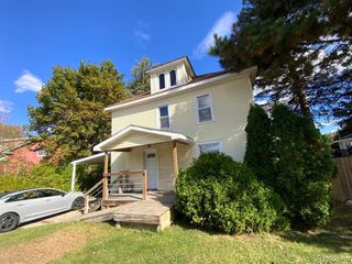 914 N Main Street, Lapeer, MI 48446