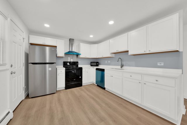 8820 Robin Drive, Des Plaines, IL 60016