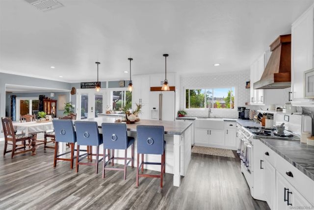 7548 Golfcrest Dr, San Diego, CA 92119