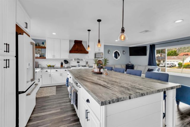 7548 Golfcrest Dr, San Diego, CA 92119