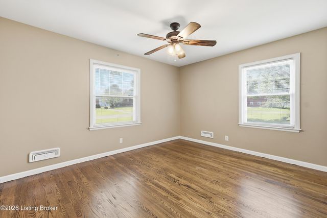 7908 Red Cedar Way, Louisville, KY 40219