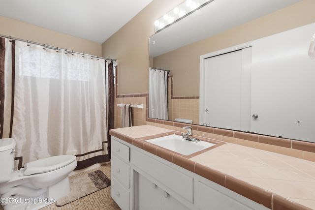 7908 Red Cedar Way, Louisville, KY 40219