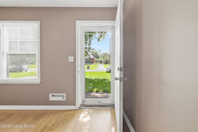 7908 Red Cedar Way, Louisville, KY 40219