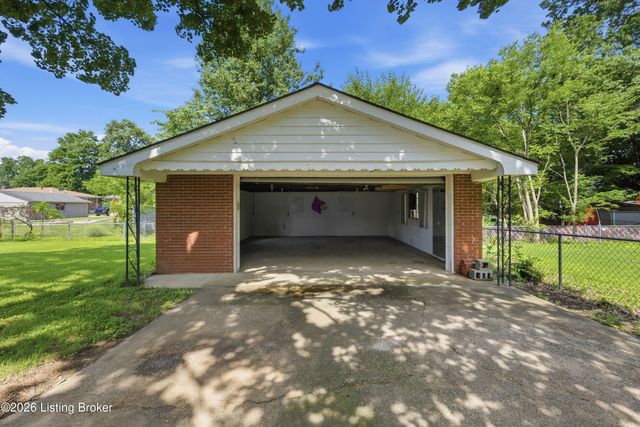 7908 Red Cedar Way, Louisville, KY 40219