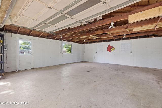 7908 Red Cedar Way, Louisville, KY 40219
