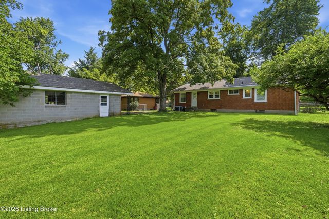 7908 Red Cedar Way, Louisville, KY 40219