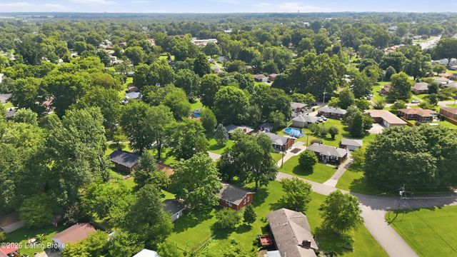 7908 Red Cedar Way, Louisville, KY 40219