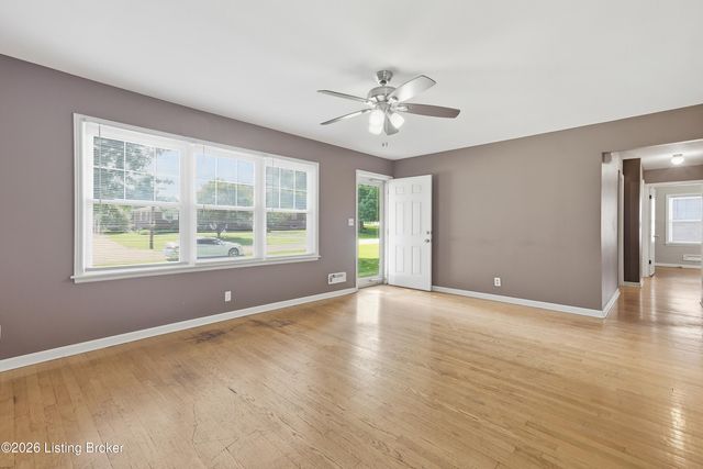 7908 Red Cedar Way, Louisville, KY 40219