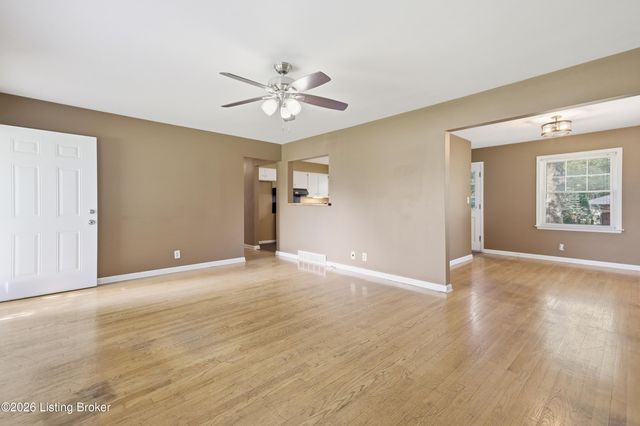 7908 Red Cedar Way, Louisville, KY 40219
