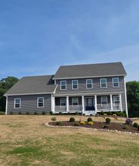 26 Farm View Drive, Norwich, CT 03660