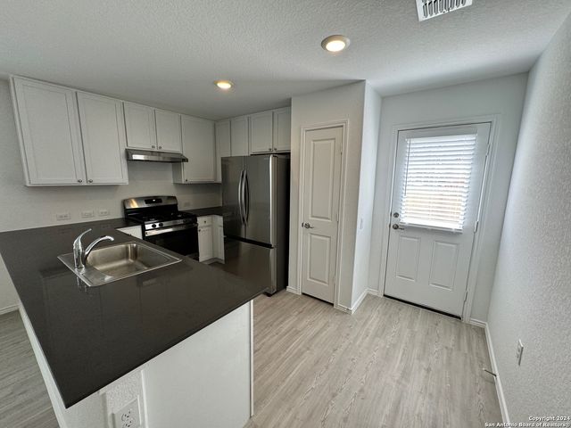 10511 PADRON BND, San Antonio, TX 78224