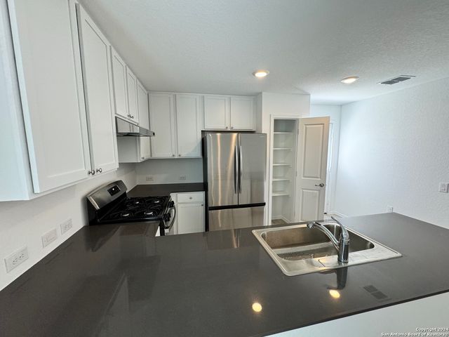 10511 PADRON BND, San Antonio, TX 78224