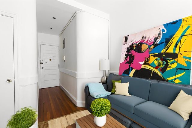 149 Sullivan St Apt 4B, New York City, NY 10012