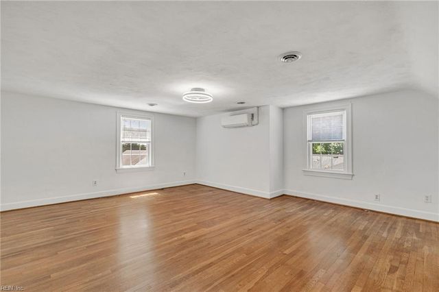 214 Selden RD, Newport News, VA 23606