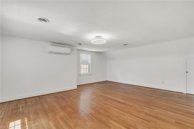 214 Selden RD, Newport News, VA 23606