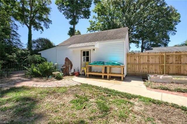 214 Selden RD, Newport News, VA 23606