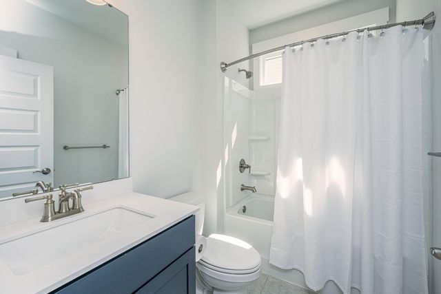 6180 Wilkes Pond Drive, Hollywood, SC 29449