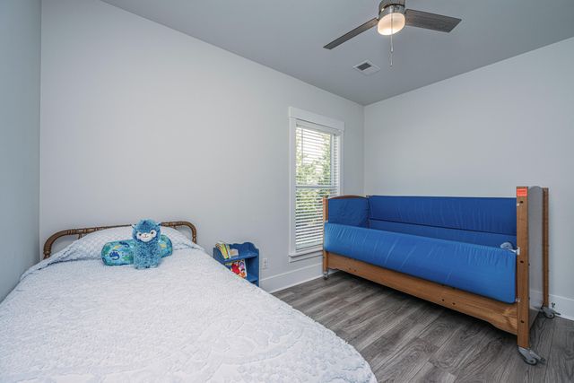 6180 Wilkes Pond Drive, Hollywood, SC 29449