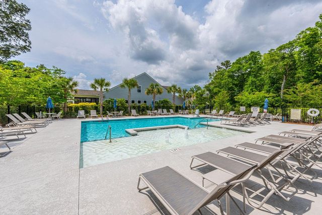 6180 Wilkes Pond Drive, Hollywood, SC 29449