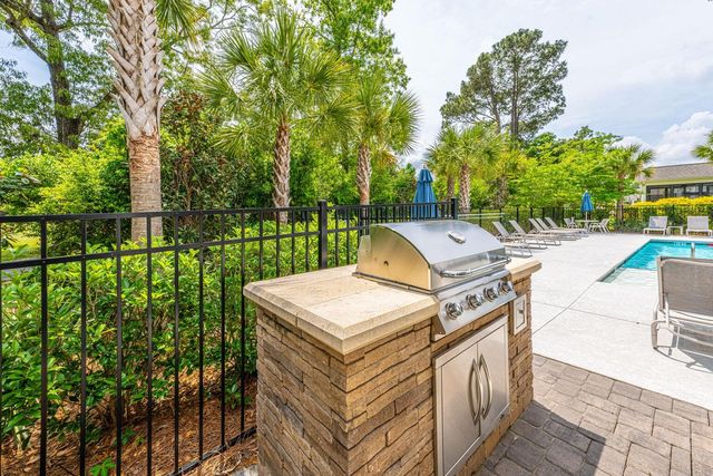 6180 Wilkes Pond Drive, Hollywood, SC 29449