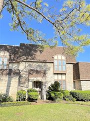 71 S Bachelor Button Street, Lake Jackson, TX 77566