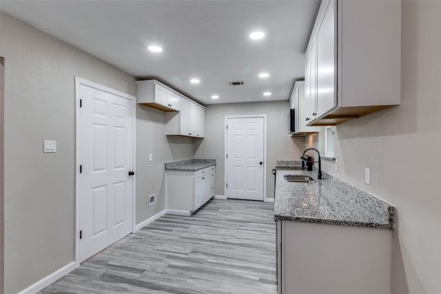 2660 Kellogg Avenue, Dallas, TX 75216