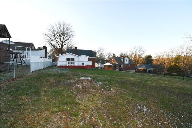 217 Oaklyn Rd, Bethel Park, PA 15102